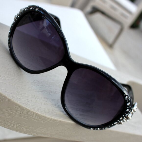 Montana West Sunglasses in Black w/Silver Swirl Flower Concho Accents main image 12